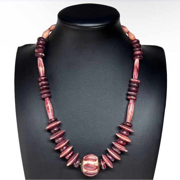 African Beauty Hand Crafted Natural Beaded Necklace Cranberry Red 17" - Picture 1 of 9